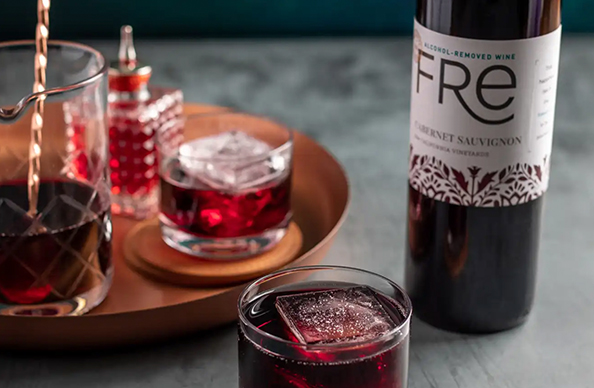 mocktail in a glass made with fre alcohol-removed cabernet sauvignon