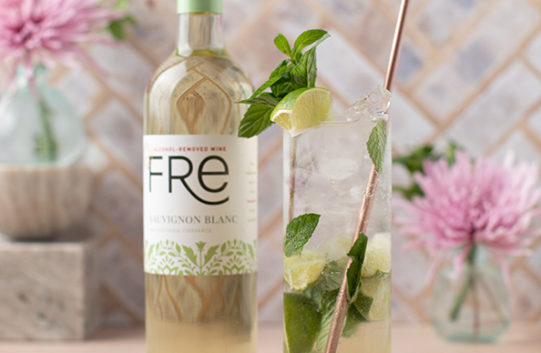 White wine mojito mocktail made with FRE alcohol-removed savignon blanc